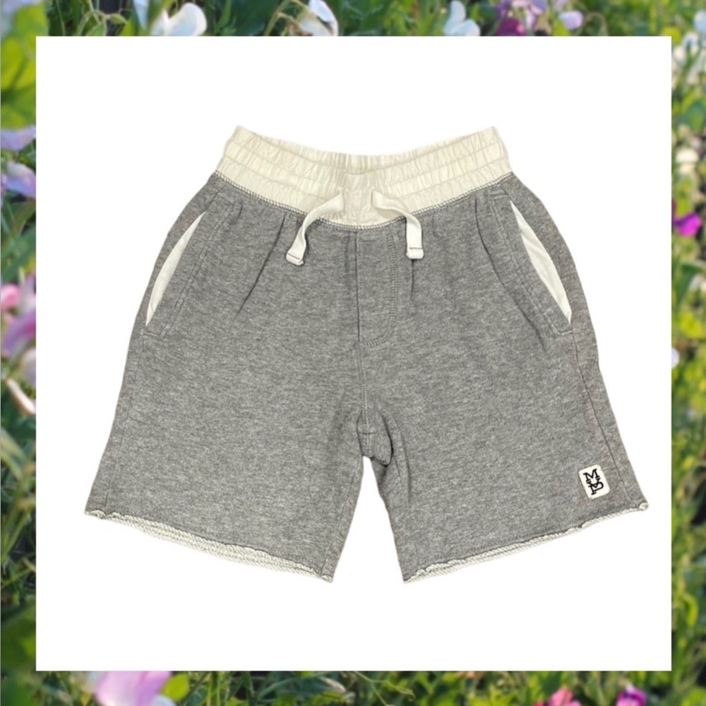 CARTERS Boy's Gray Kids Sweat Shorts. Size 6.